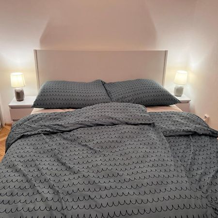 Stylish Flat In City Centre Bratislava Eksteriør billede