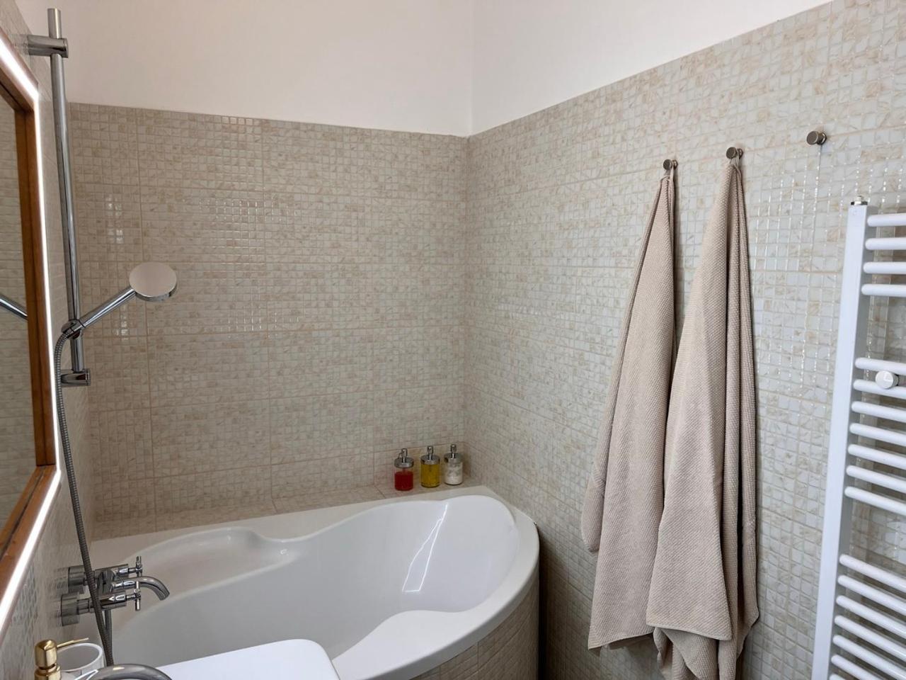 Stylish Flat In City Centre Bratislava Eksteriør billede